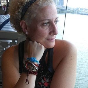 Meet your Posher, Leslie